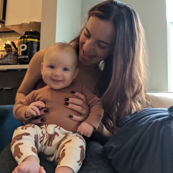 Meet your Posher, Sierra - Picture 1 of 1